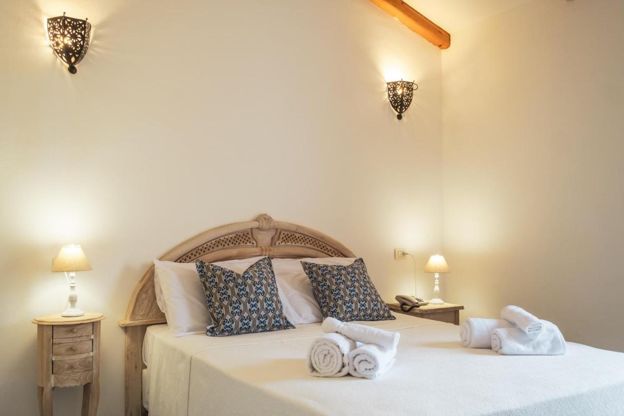 La Suera San Pantaleo Hotell Eksteriør bilde