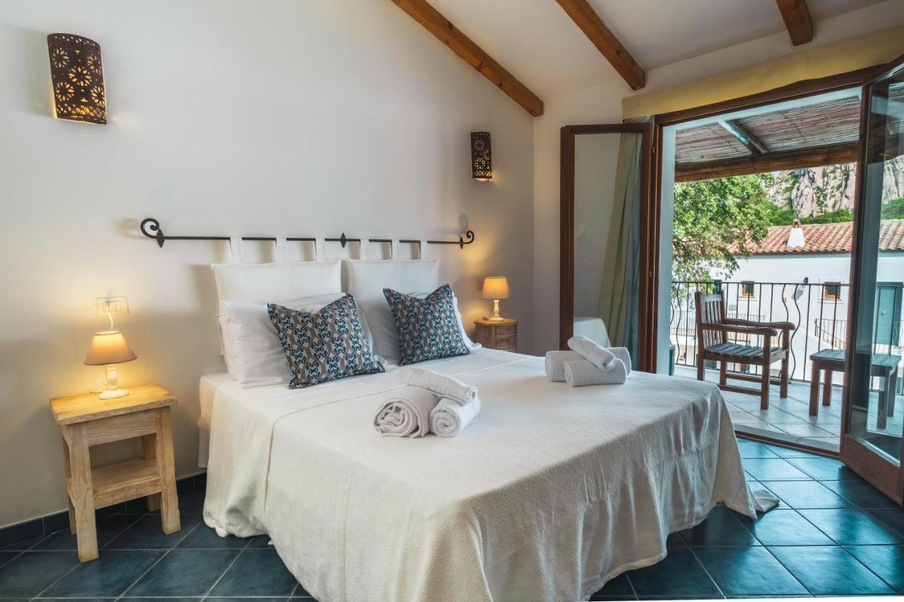 La Suera San Pantaleo Hotell Eksteriør bilde