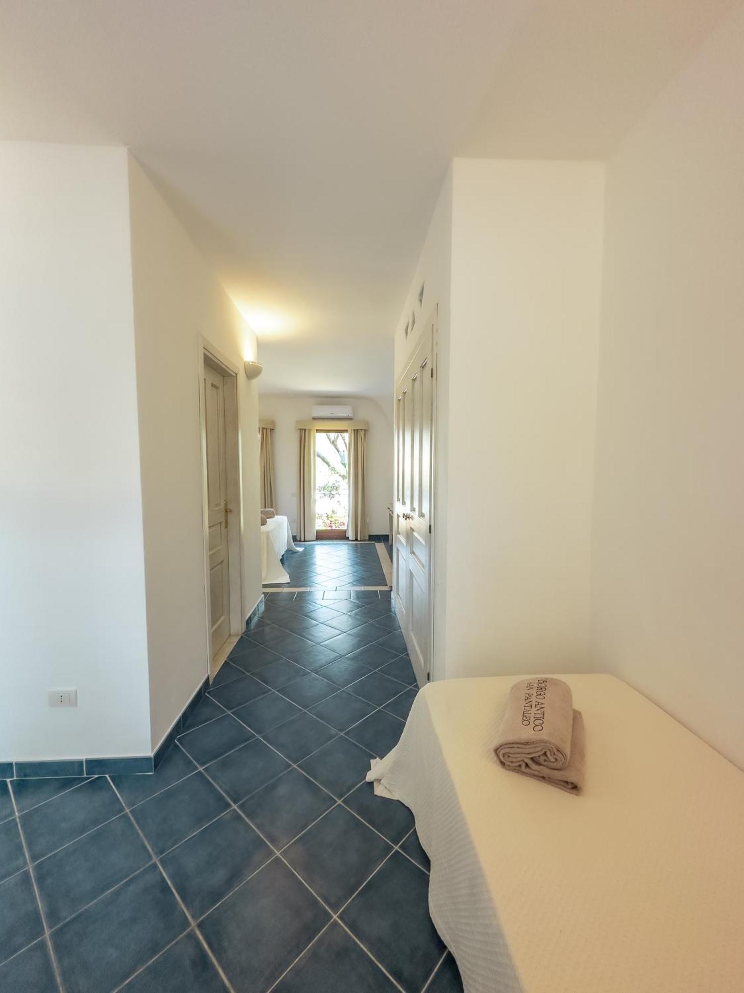 La Suera San Pantaleo Hotell Eksteriør bilde