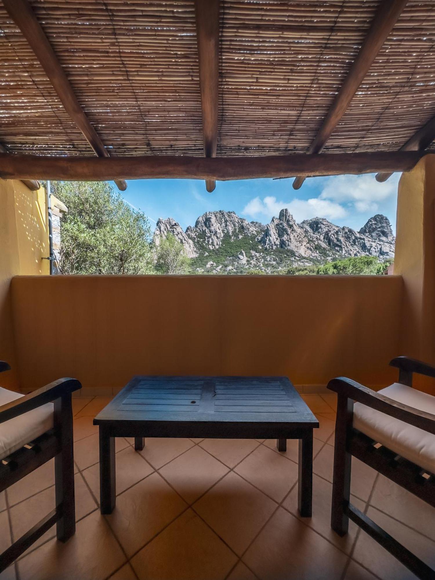 La Suera San Pantaleo Hotell Eksteriør bilde